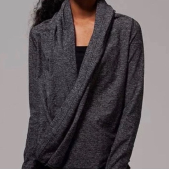 Ivivva by Lululemon girl’s gray wrap sweater size 12 (Girl)
